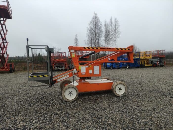 Nifty Lift HR10 E akkukäyttöinen kuukulkija.