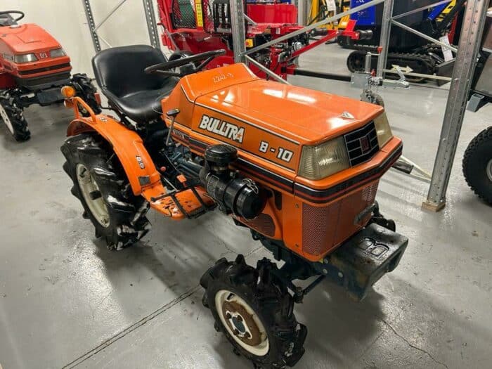 Kubota B-10 4WD traktori (2242)