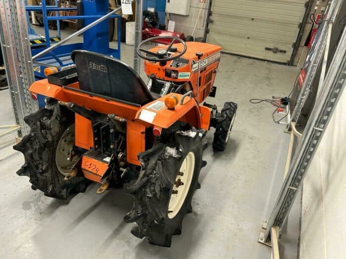 Hinomoto C174 4WD traktori 17,8 hp - Image 13