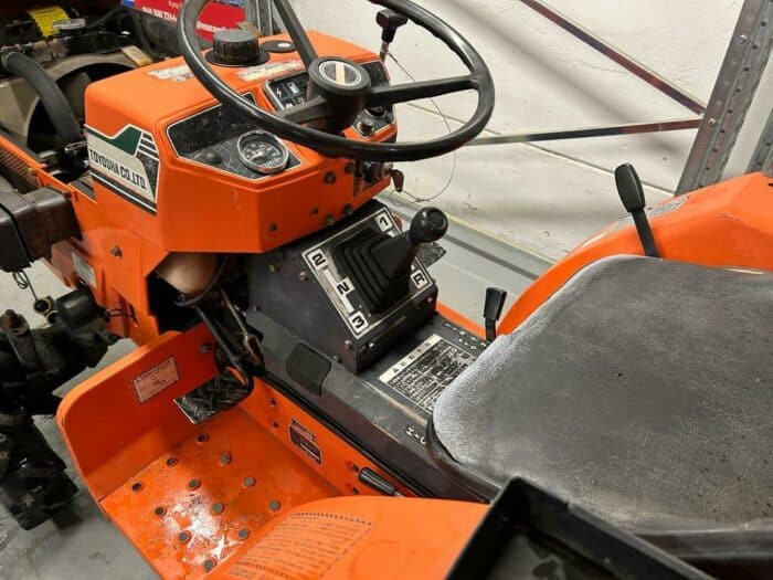 Hinomoto C174 4WD traktori 17,8 hp - Image 9