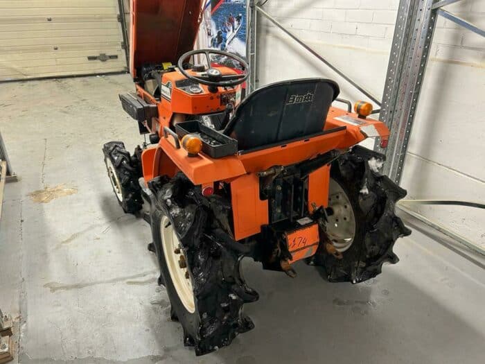 Hinomoto C174 4WD traktori 17,8 hp - Image 8