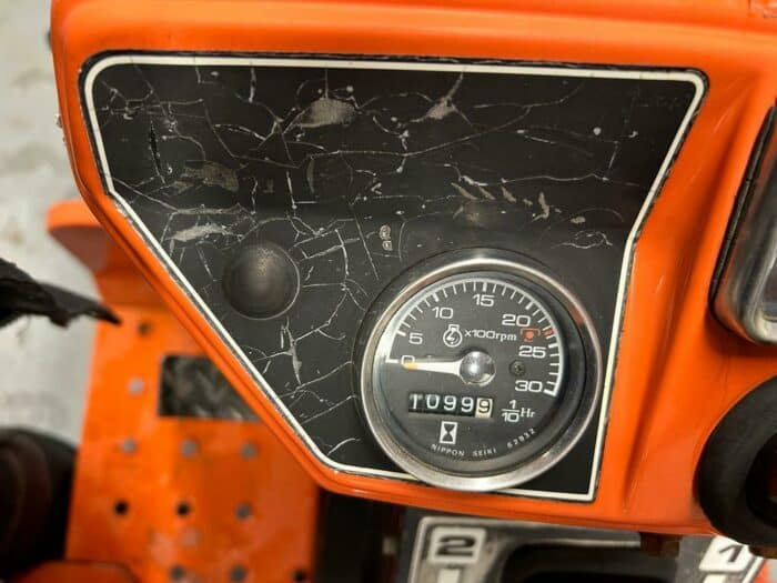 Hinomoto C174 4WD traktori 17,8 hp - Image 2