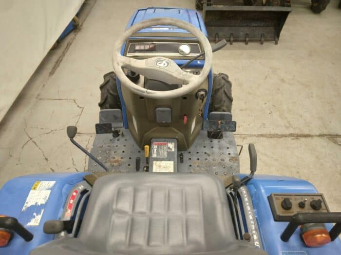 Iseki TM15 4WD traktori ja 1400 mm takalana - Image 7