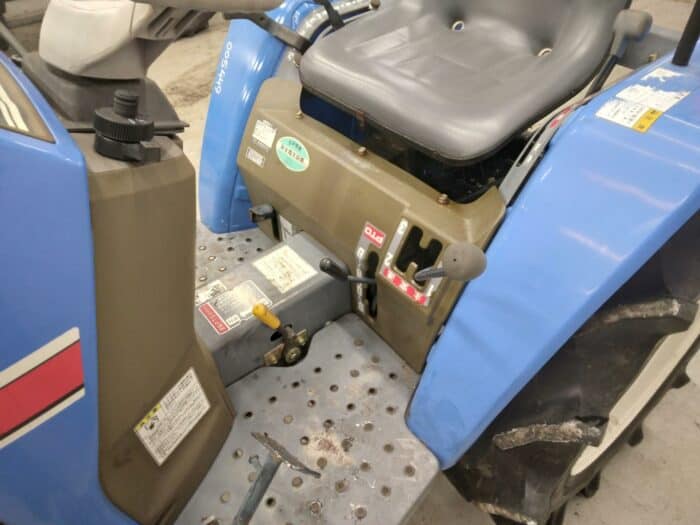 Iseki TM15 4WD traktori ja 1400 mm takalana - Image 10