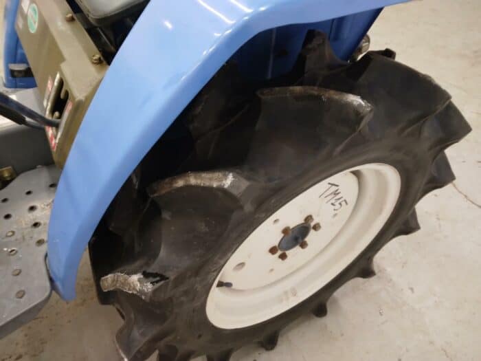 Iseki TM15 4WD traktori ja 1400 mm takalana - Image 12