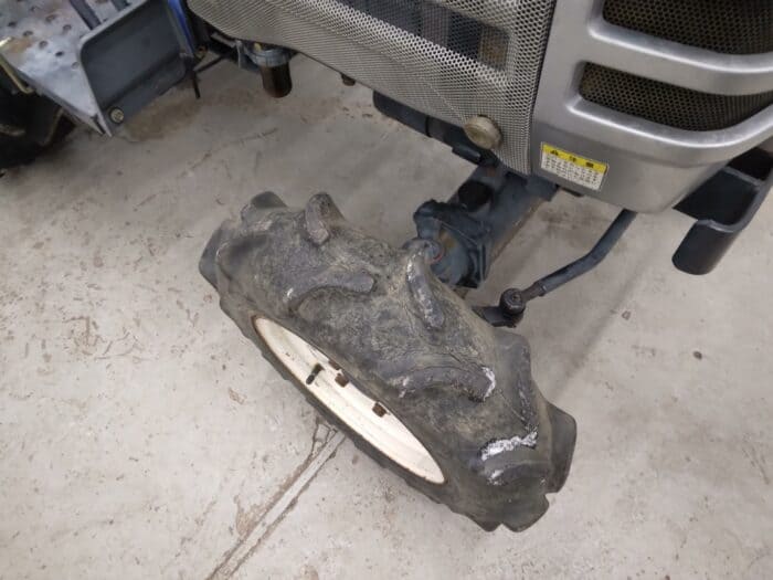 Iseki TM15 4WD traktori ja 1400 mm takalana - Image 13