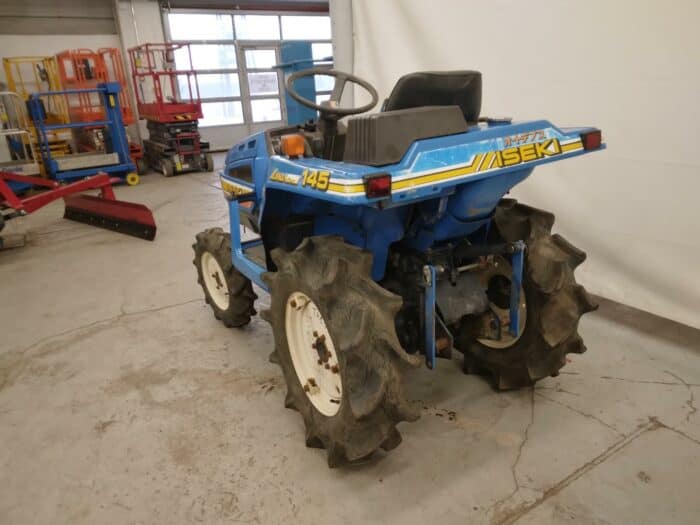 Iseki TU145 traktori, 4WD - Image 2