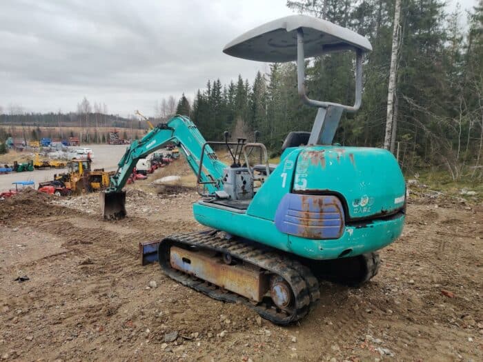 Komatsu PC15-3 minikaivuri - Image 11