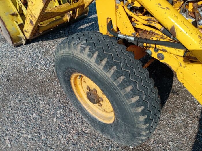 Massey Ferguson 50B traktorikaivuri - Image 17
