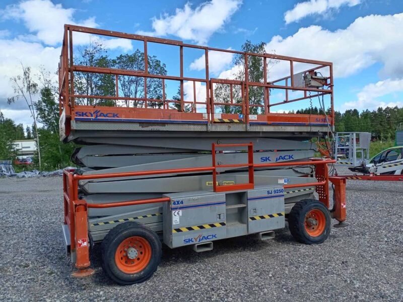 Skyjack SJ 9250 4X4 saksilavanostin, Katsastettu! (50000670)