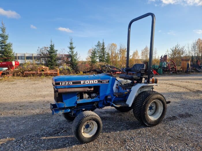Ford 1220 HST 4WD Traktori, Rekisterissä! Uudella jykevällä takalanalla 2150 mm - Image 4
