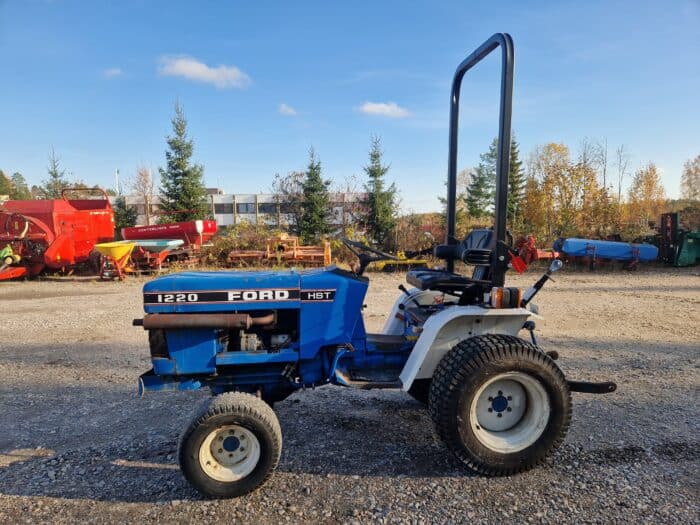 Ford 1220 HST 4WD Traktori, Rekisterissä! Uudella jykevällä takalanalla 2150 mm - Image 5