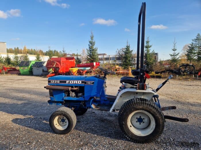 Ford 1220 HST 4WD Traktori, Rekisterissä! Uudella jykevällä takalanalla 2150 mm - Image 6