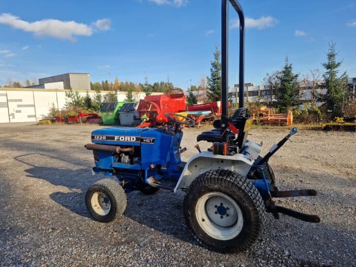 Ford 1220 HST 4WD Traktori, Rekisterissä! Uudella jykevällä takalanalla 2150 mm - Image 7