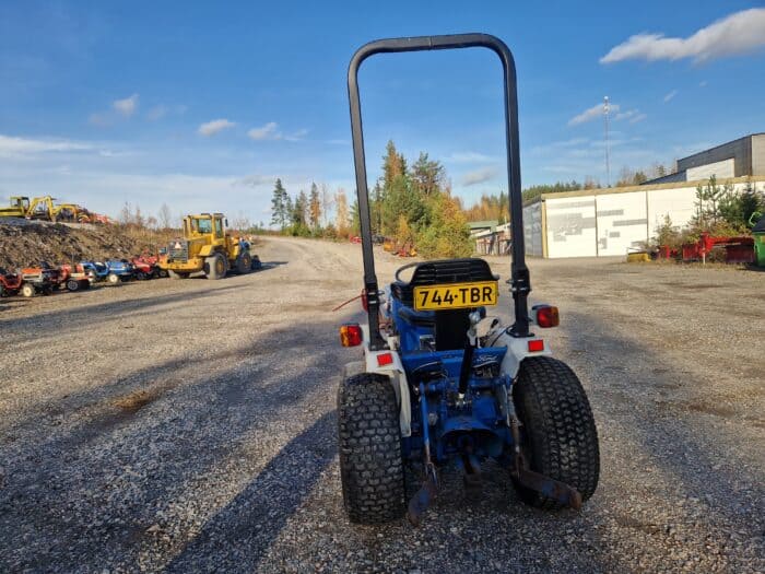 Ford 1220 HST 4WD Traktori, Rekisterissä! Uudella jykevällä takalanalla 2150 mm - Image 10