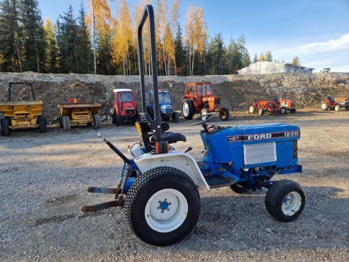 Ford 1220 HST 4WD Traktori, Rekisterissä! Uudella jykevällä takalanalla 2150 mm - Image 15