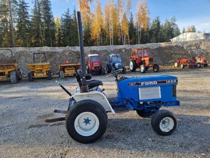 Ford 1220 HST 4WD Traktori, Rekisterissä! Uudella jykevällä takalanalla 2150 mm - Image 16