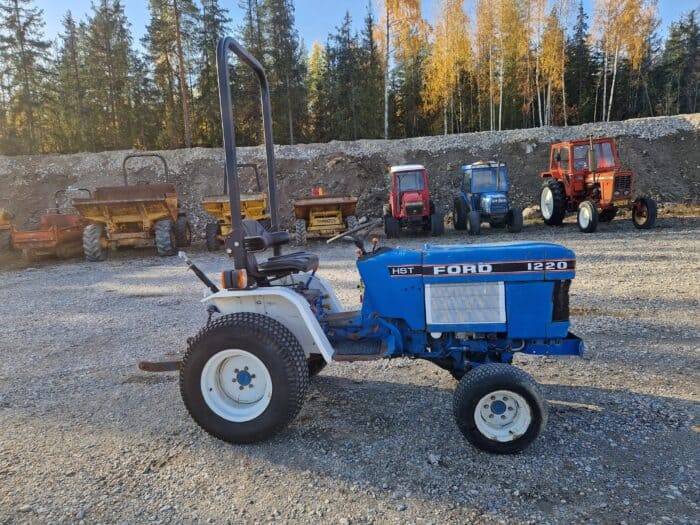 Ford 1220 HST 4WD Traktori, Rekisterissä! Uudella jykevällä takalanalla 2150 mm - Image 17