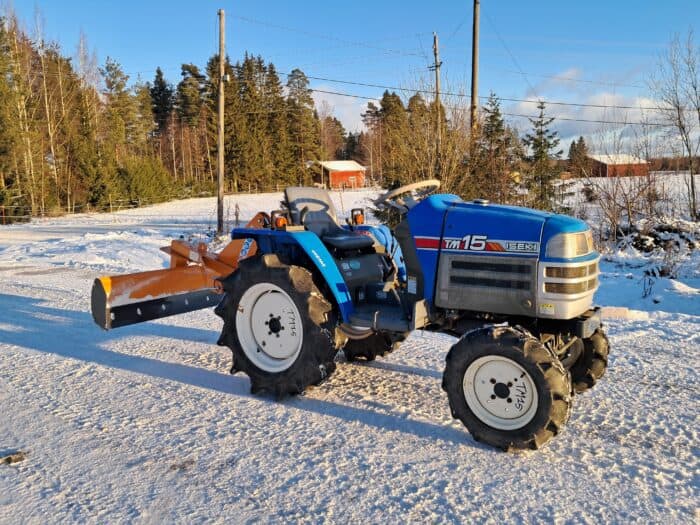 Iseki TM15 4WD traktori ja 1400 mm takalana