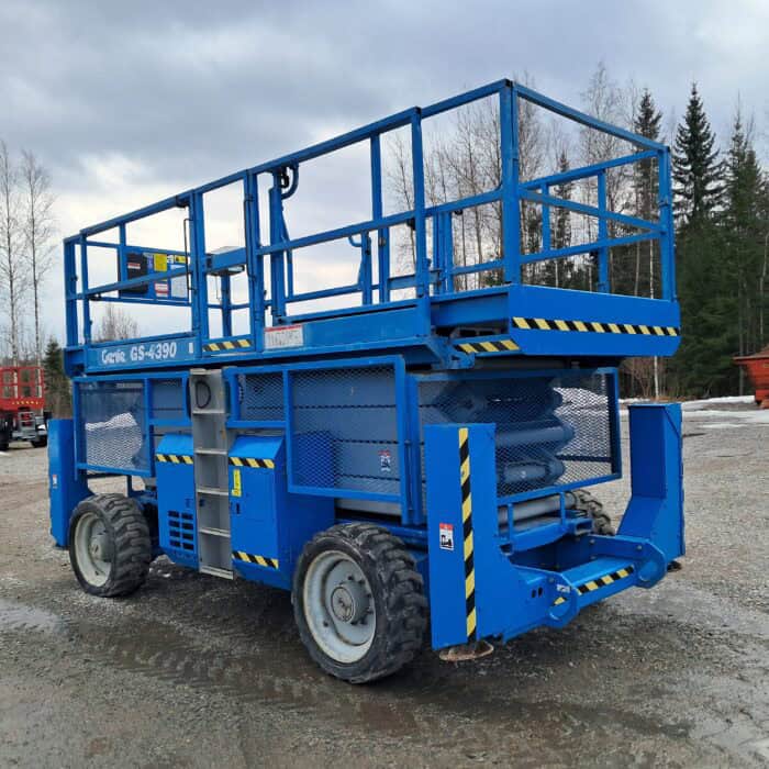 Genie GS-4390 saksilavanostin 4WD Katsastettu, Kymppi voimassa 2027 asti! - Image 3