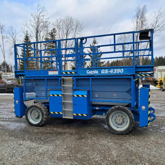 Genie GS-4390 saksilavanostin 4WD Katsastettu, Kymppi voimassa 2027 asti! - Image 7