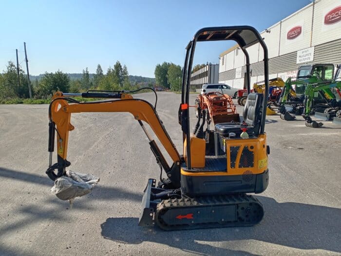 LM 10 minikaivuri Esittelykäytöstä! - Image 5