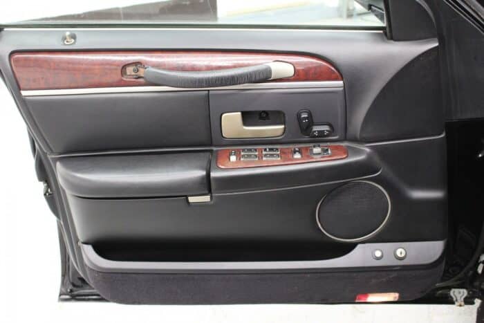 Lincoln Town Car, limusiini 2004 (632673) - Image 10