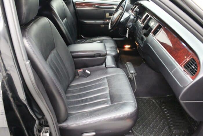 Lincoln Town Car, limusiini 2004 (632673) - Image 13