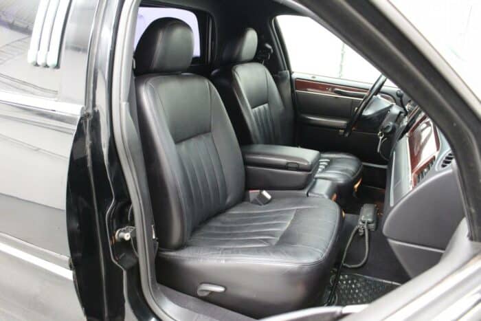 Lincoln Town Car, limusiini 2004 (632673) - Image 15