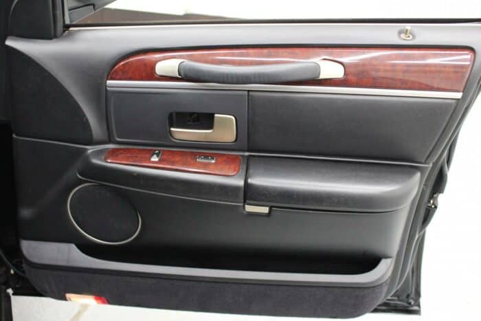 Lincoln Town Car, limusiini 2004 (632673) - Image 16