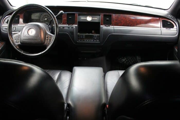 Lincoln Town Car, limusiini 2004 (632673) - Image 22