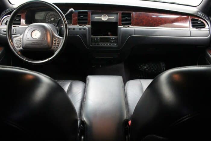 Lincoln Town Car, limusiini 2004 (632673) - Image 23