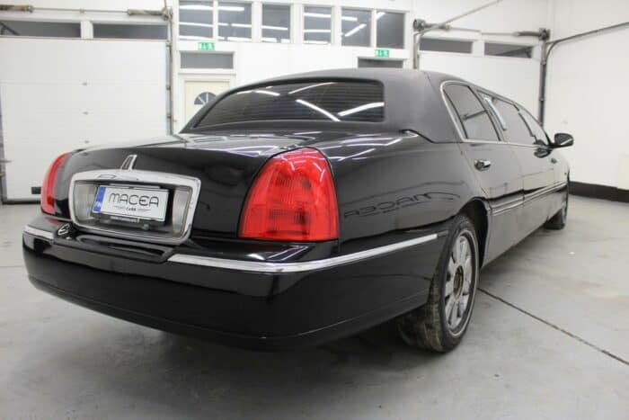 Lincoln Town Car, limusiini 2004 (632673) - Image 25