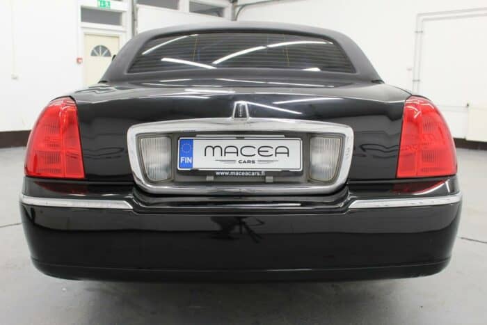 Lincoln Town Car, limusiini 2004 (632673) - Image 26