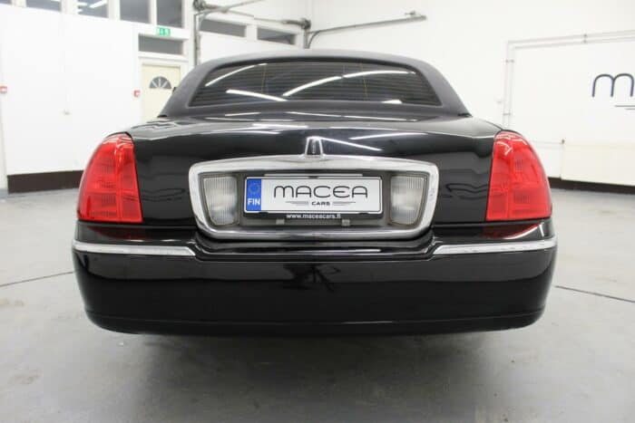Lincoln Town Car, limusiini 2004 (632673) - Image 27