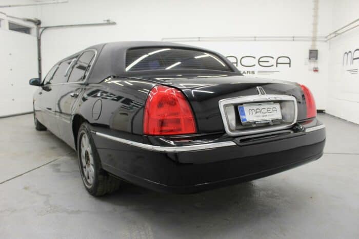 Lincoln Town Car, limusiini 2004 (632673) - Image 28