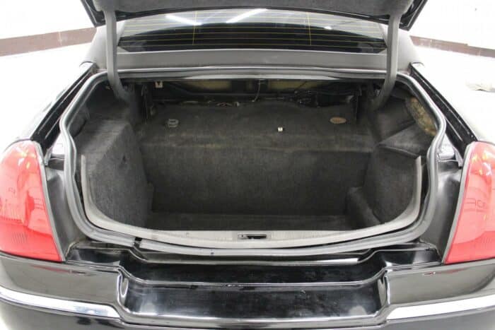 Lincoln Town Car, limusiini 2004 (632673) - Image 31