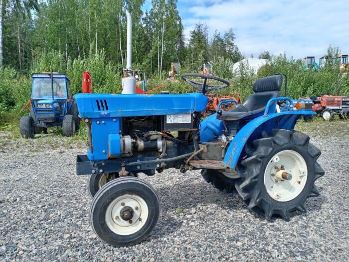 Iseki TX1000 minitraktori