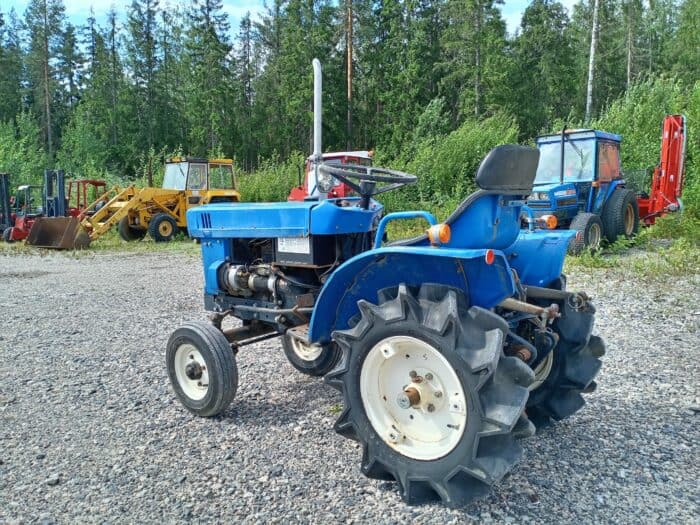 Iseki TX1000 minitraktori - Image 3