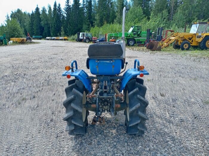 Iseki TX1000 minitraktori - Image 4