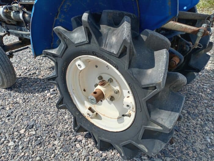 Iseki TX1000 minitraktori - Image 13