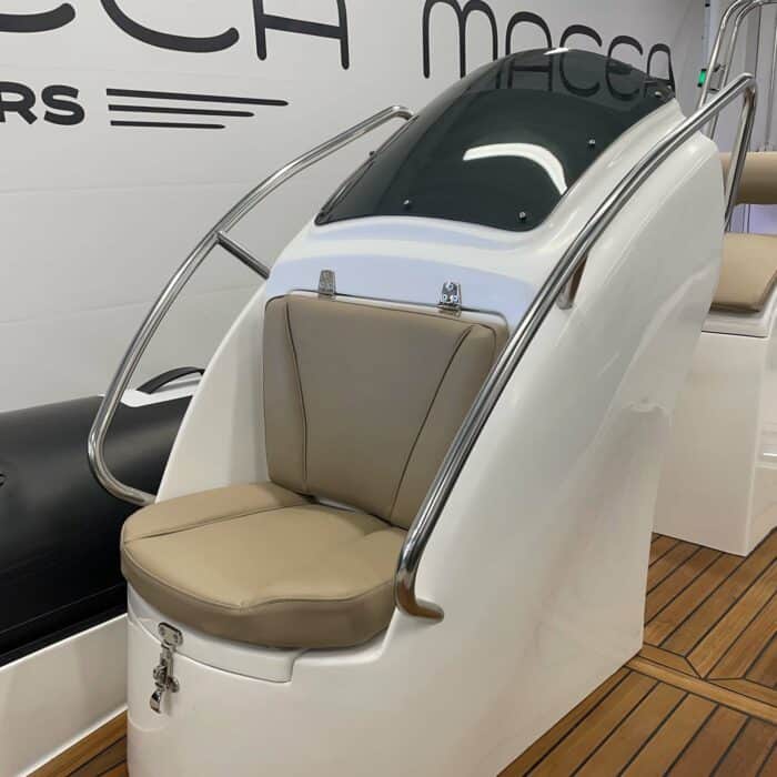 RIB vene Macea 580 Hypalon Mercury 115EXLPT moottorilla - Image 10