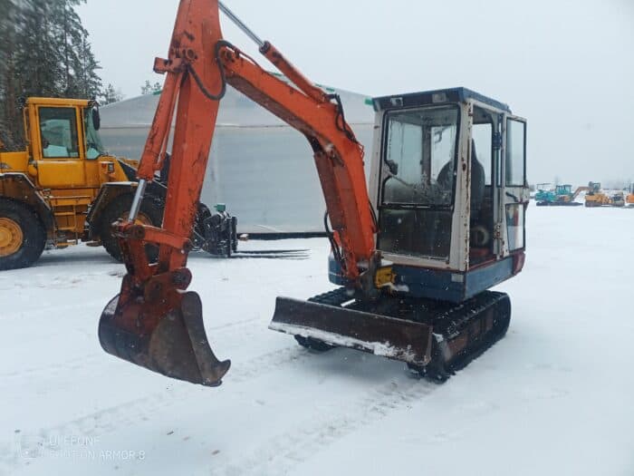 Hitachi EX27 Minikaivinkone - Image 2