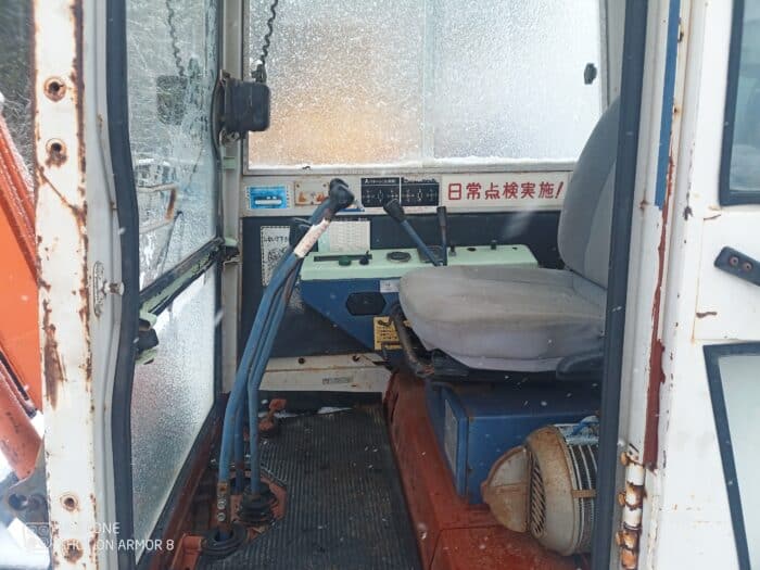 Hitachi EX27 Minikaivinkone - Image 11