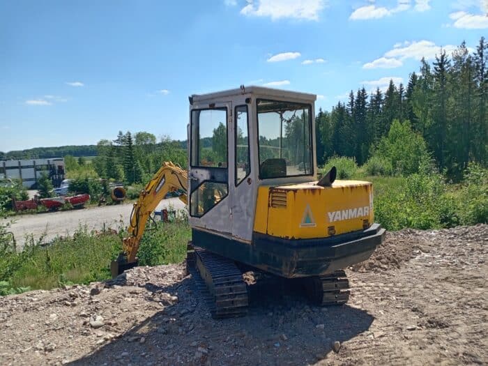 Yanmar YB251-2UZ kaivinkone - Image 3