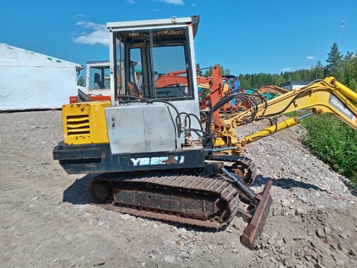 Yanmar YB251-2UZ kaivinkone - Image 2