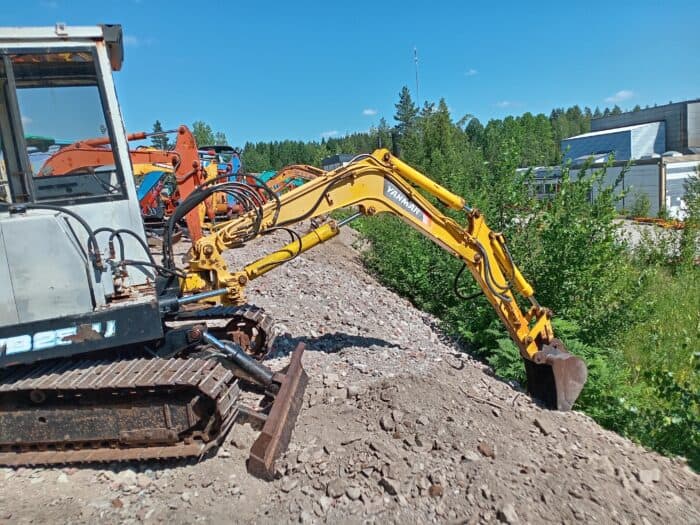 Yanmar YB251-2UZ kaivinkone - Image 6
