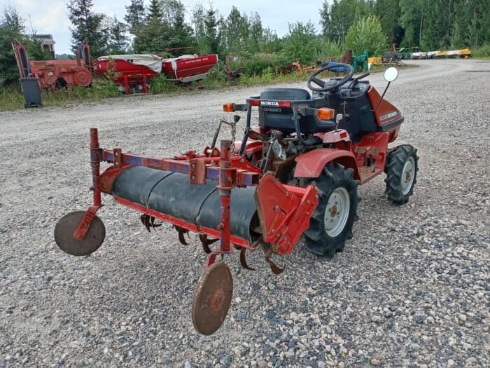 Honda Might 11, 4WD traktori, maamuokkaimella. - Image 5