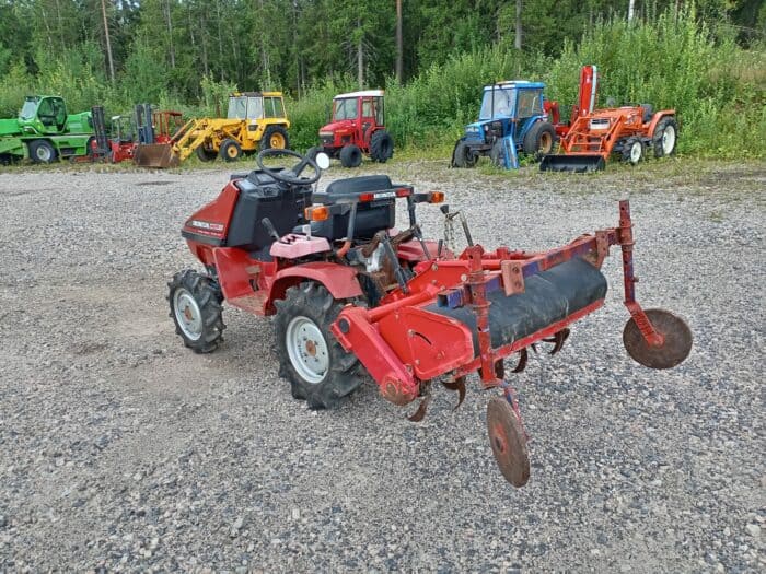 Honda Might 11, 4WD traktori, maamuokkaimella. - Image 4