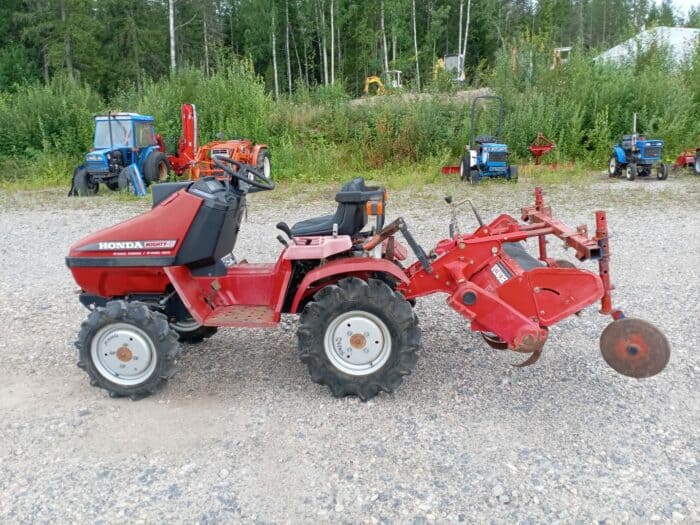 Honda Might 11, 4WD traktori, maamuokkaimella. - Image 6